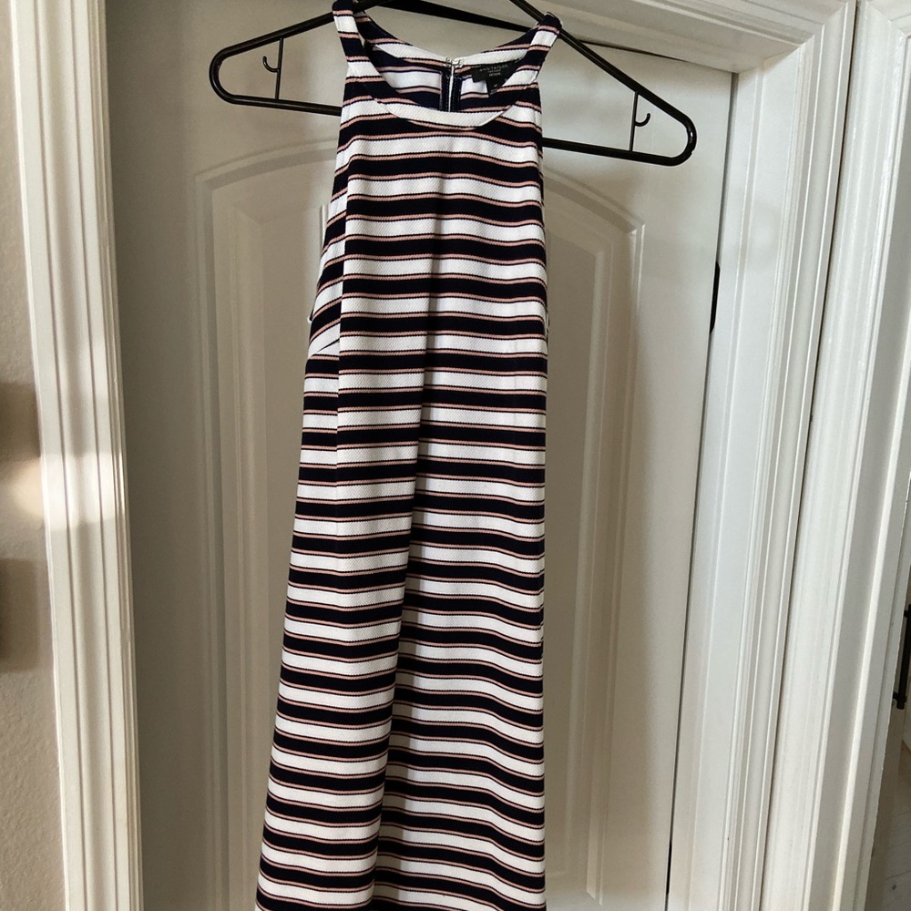Ann Taylor summer dress with small key hole back